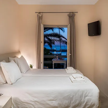 올리아 호텔 투를로스