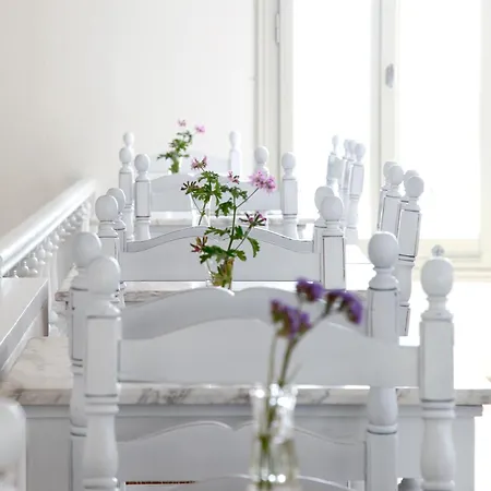 올리아 투를로스